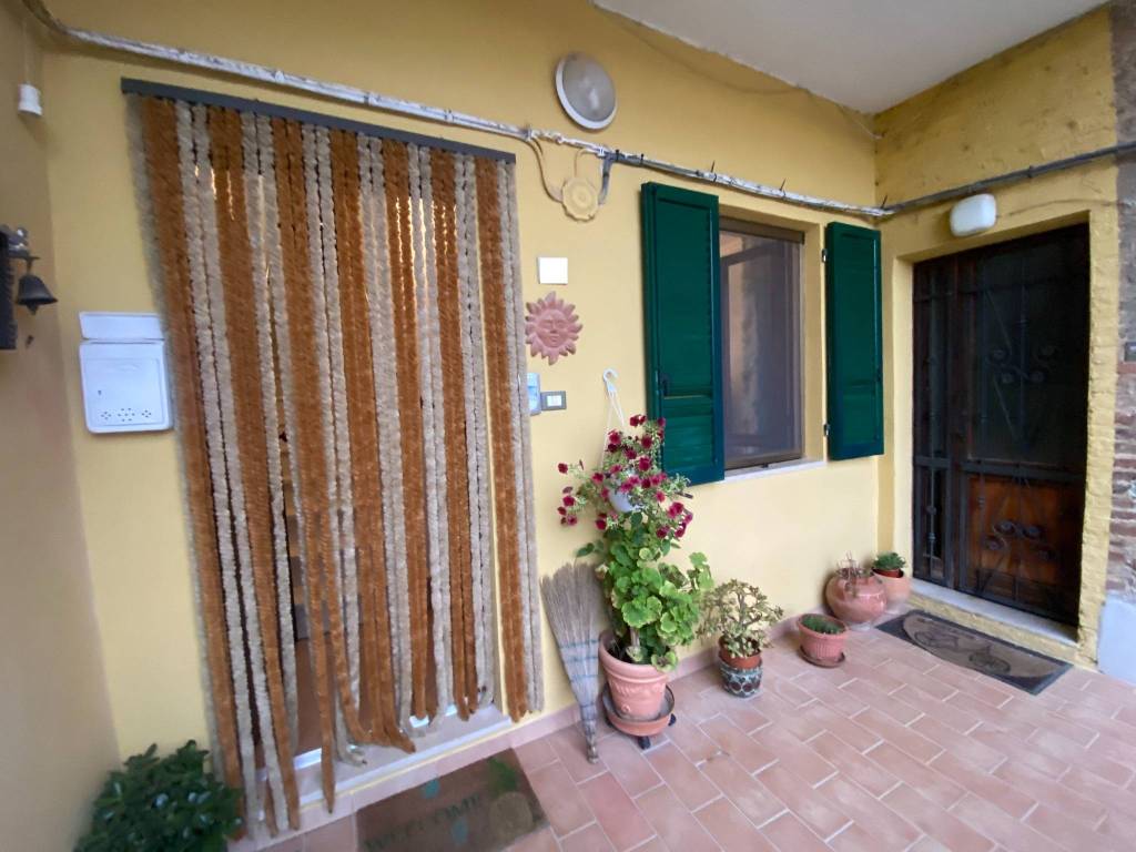 Casa indipendente a Castiglione del lago in Piazza Casavecchia, 16 - Foto 2