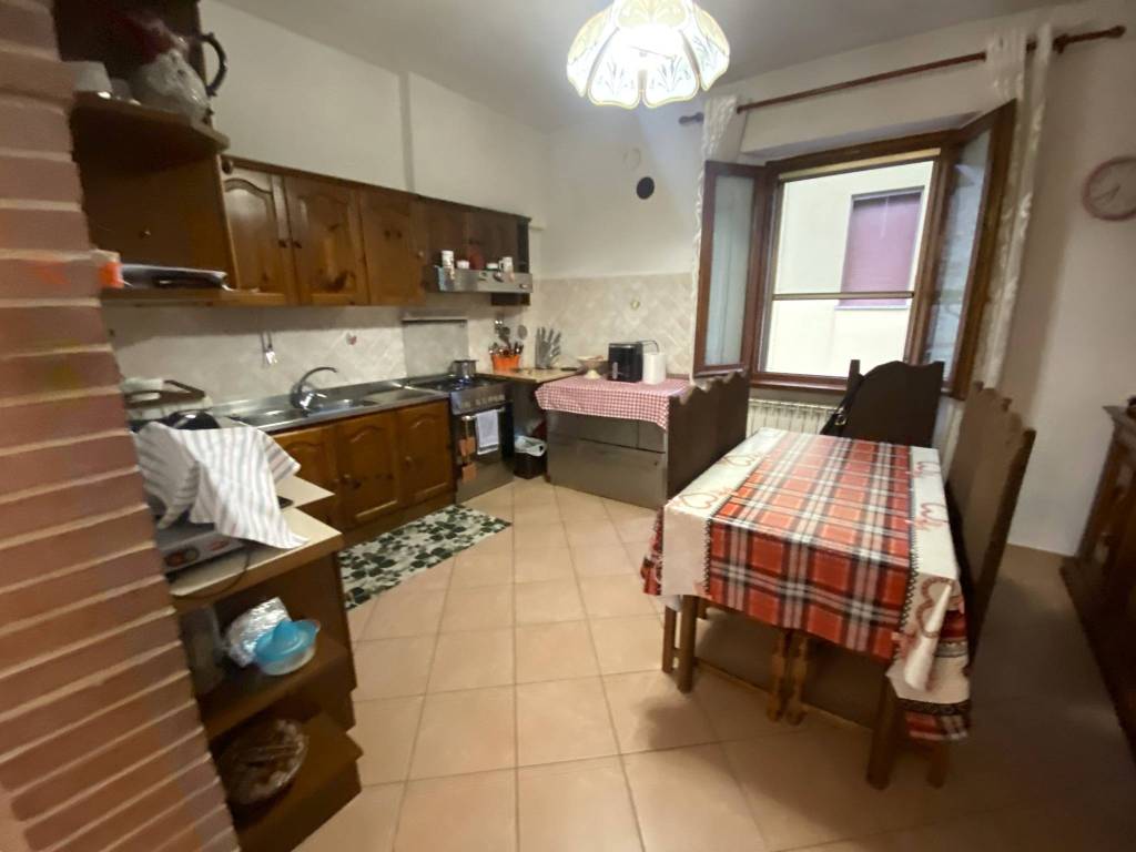 Casa indipendente a Castiglione del lago in Piazza Casavecchia, 16 - Foto 4