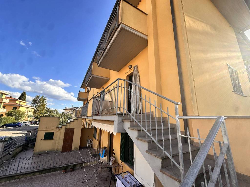 Appartamento a Castiglione del lago in Via Giosuè Carducci - Foto 2