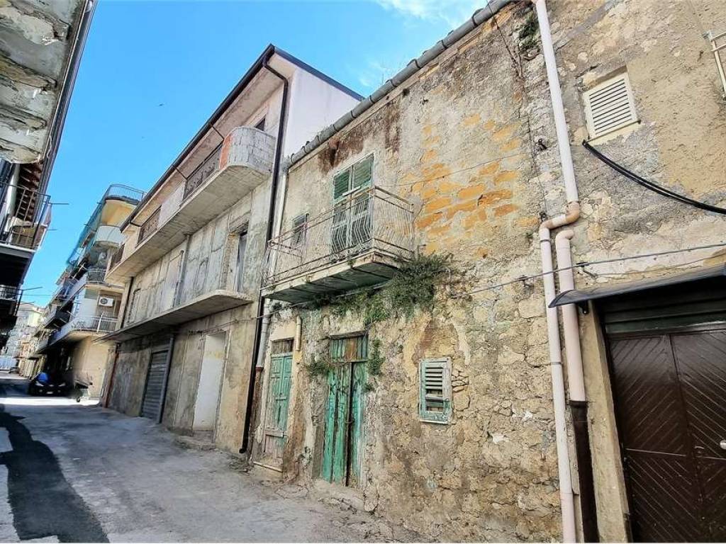 Casa indipendente a Favara in Via Ludovico Ariosto, 5 - Foto 2