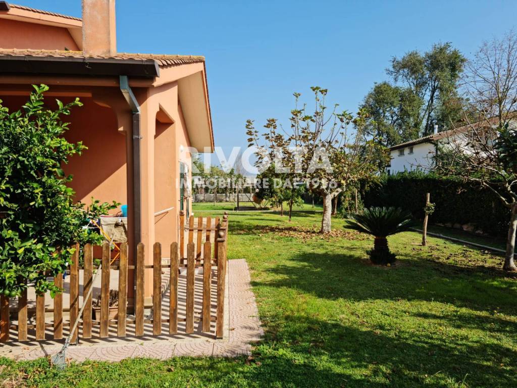 Villa a Sabaudia in Strada Formicosa - Foto 2