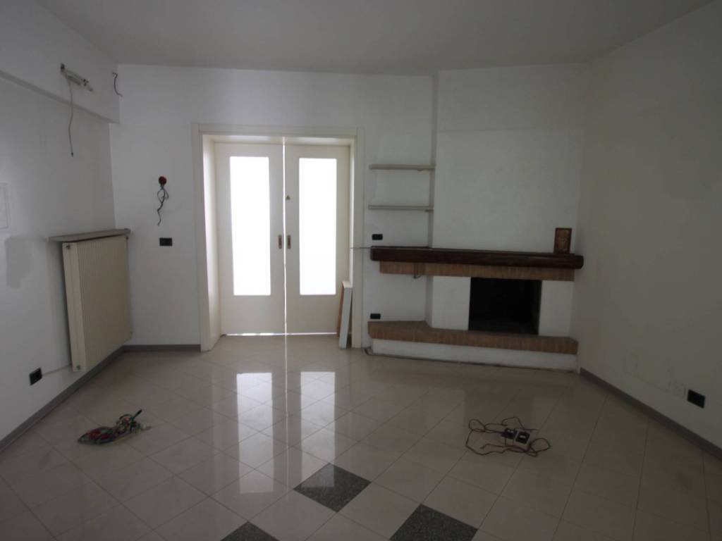 Palazzo / stabile a Gradisca d'isonzo in v. C. Battisti, 35 - Foto 2