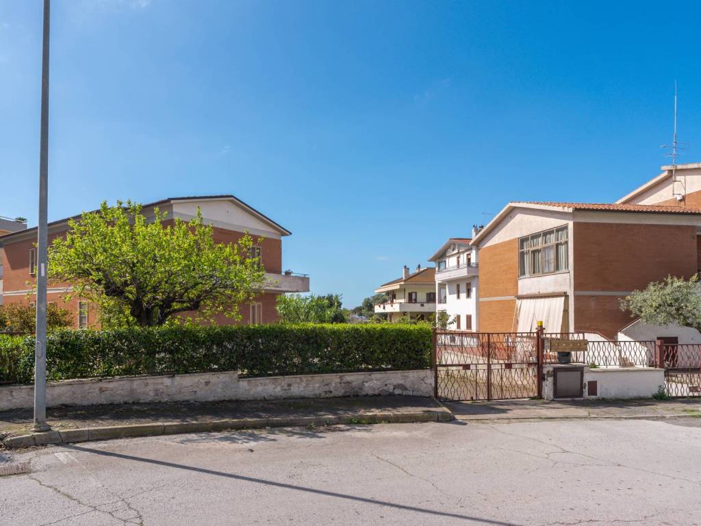 Appartamento a Tarquinia in Via Enrico De Nicola, 5 - Foto 5