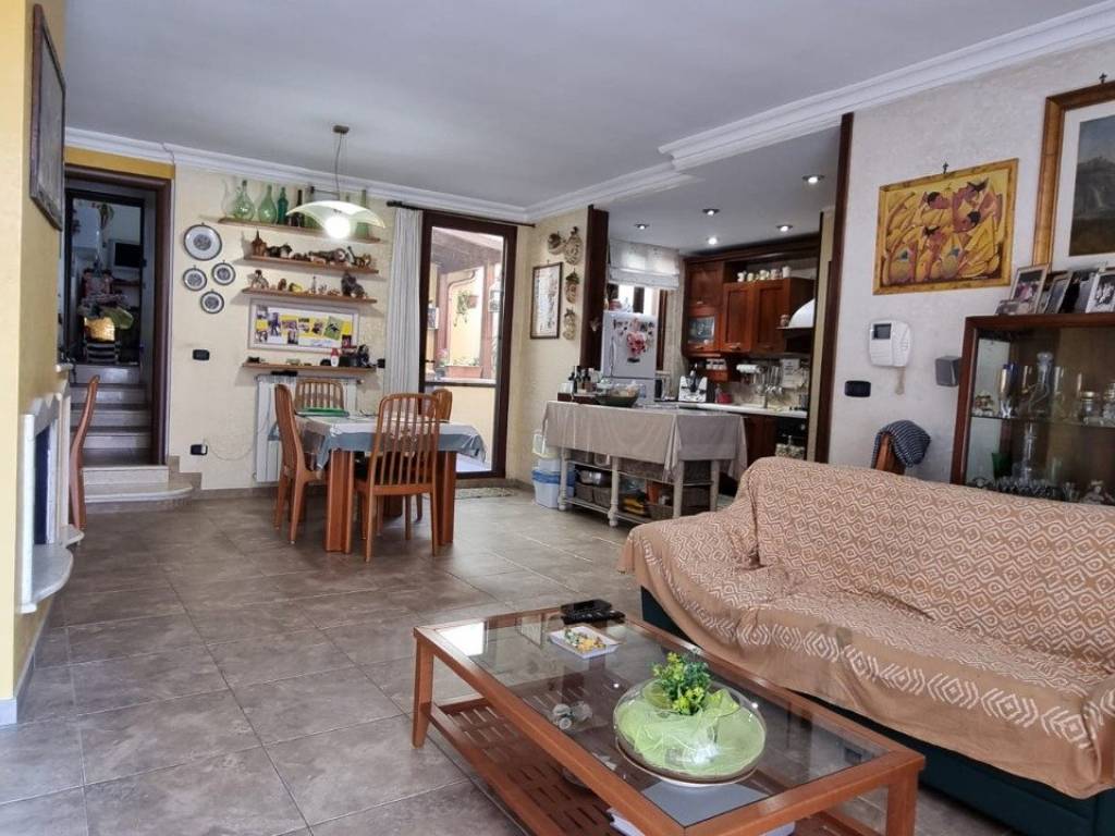 Casa indipendente a Brindisi in Via Lucio Strabone - Foto 4