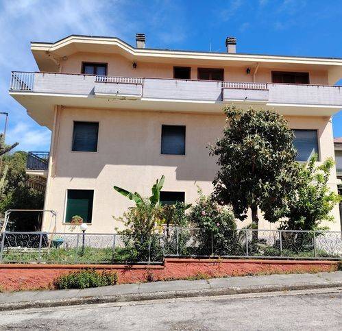 Villa a Bellante in Viale Matteotti - Foto 4