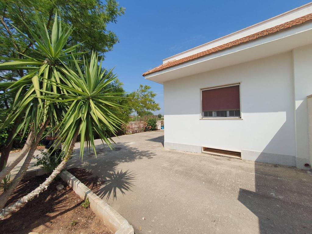 Villa a Lizzano in Via Salvo D'Acquisto, 36 - Foto 2