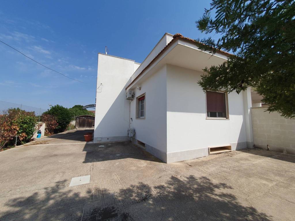 Villa a Lizzano in Via Salvo D'Acquisto, 36 - Foto 4