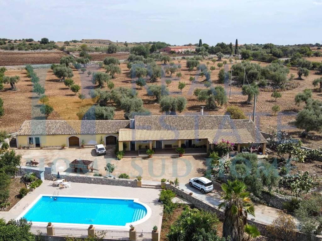 Villa a Canicattini bagni in Via Roma - Foto 2