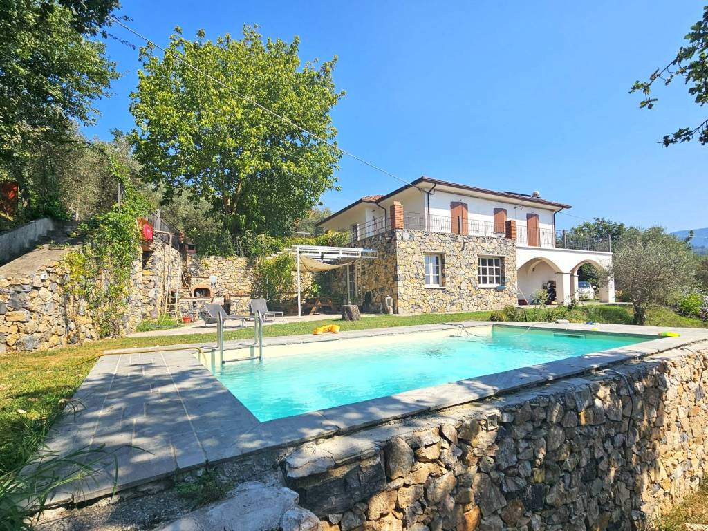 Villa a Sarzana in Via Montata di Sarzanello, 17 - Foto 2