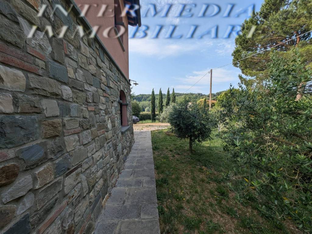 Rustico / casale a Montevarchi in Via Chiantigiana - Foto 2