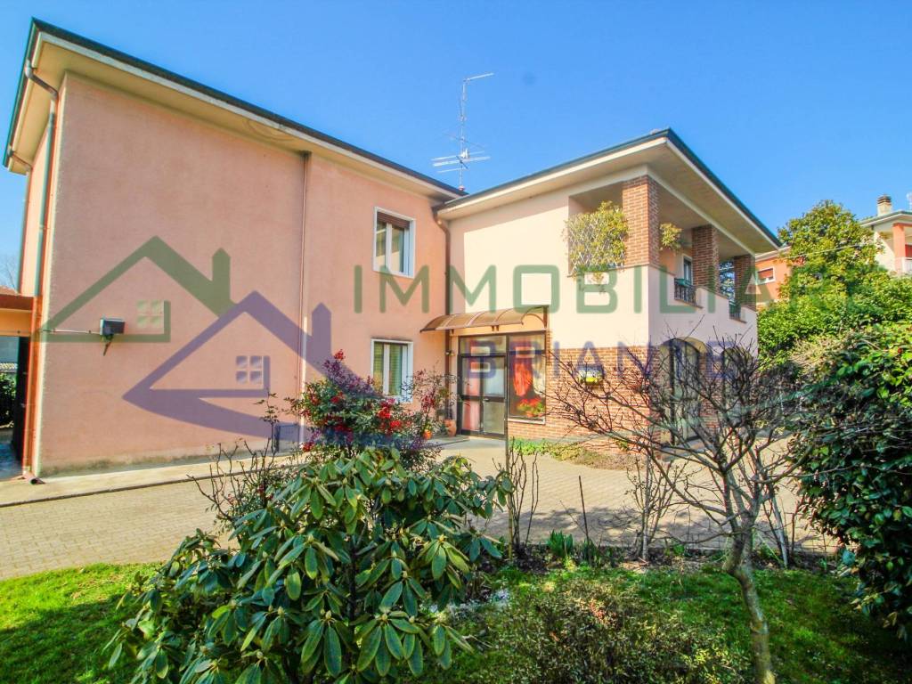 Villa a Besnate in Via Giovanni Pascoli - Foto 2