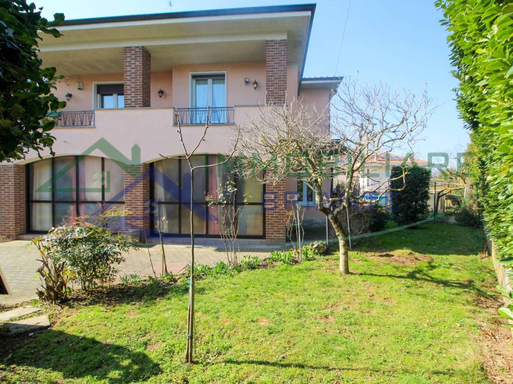 Villa a Besnate in Via Giovanni Pascoli - Foto 3