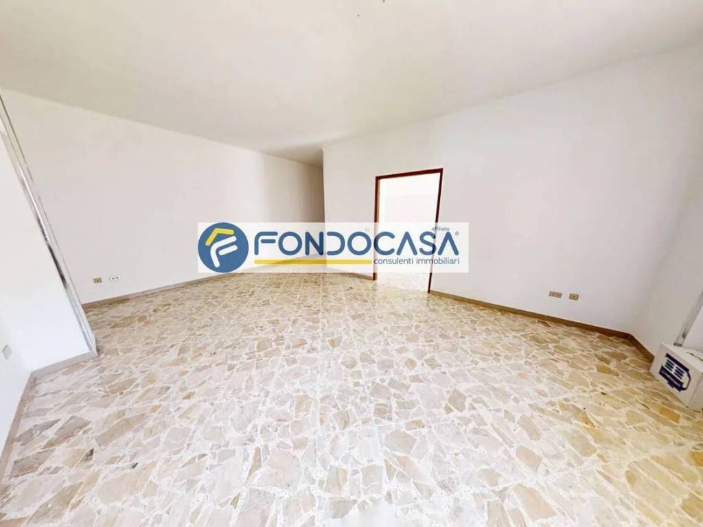 Appartamento a Brindisi in Via Monte Santo, 45 - Foto 4