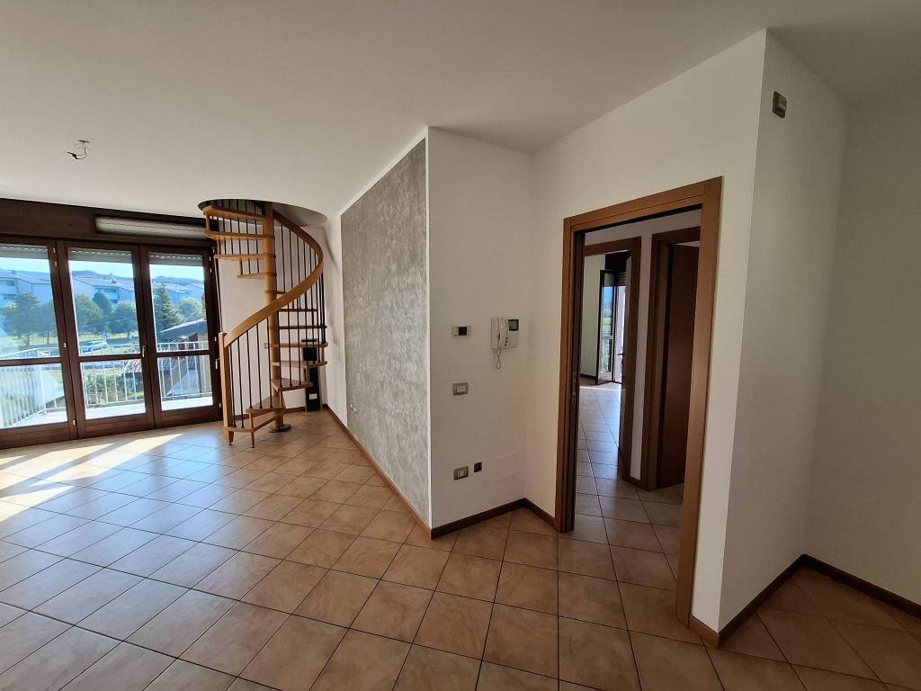 Appartamento a Costa volpino in Via Marco Polo - Foto 2
