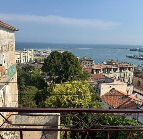 Appartamento a Salerno in Via Madonna Del Monte 14 - Foto 3
