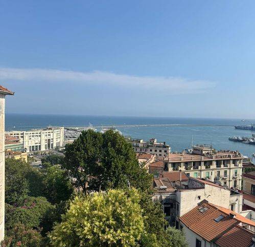 Appartamento a Salerno in Via Madonna Del Monte 14 - Foto 4