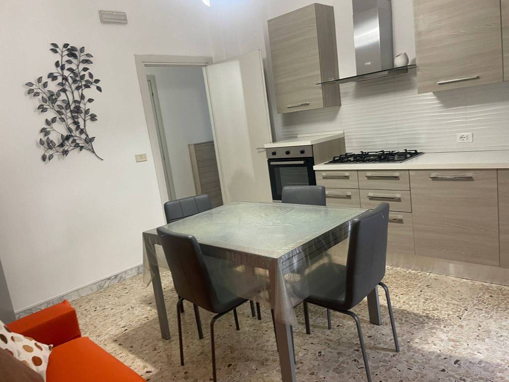Appartamento a Taranto in Via Giovanni Presicci - Foto 4