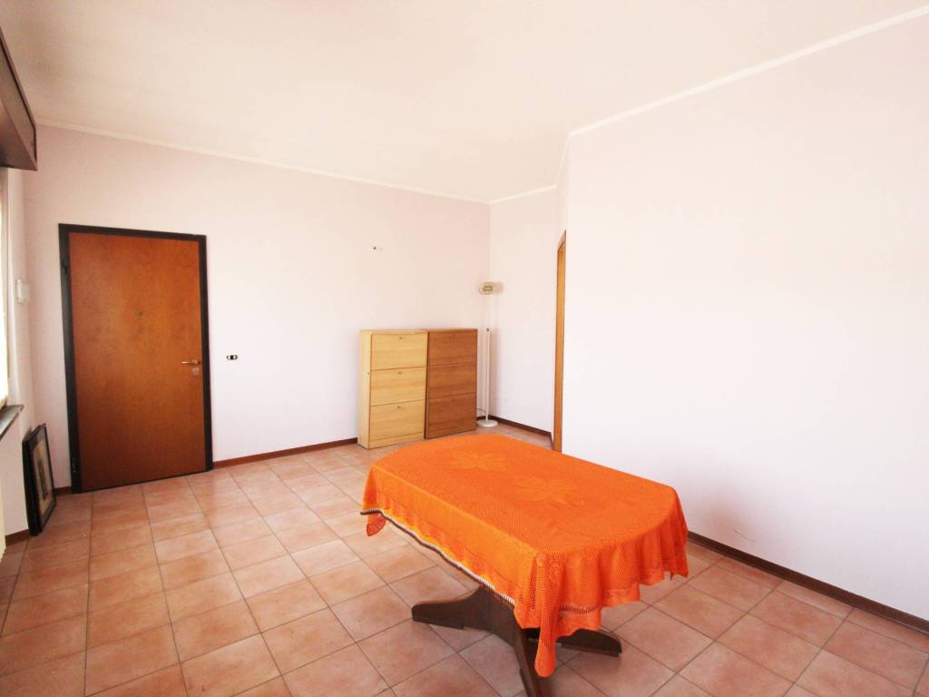 Appartamento a Gorla minore in Via Roma, 11 - Foto 2