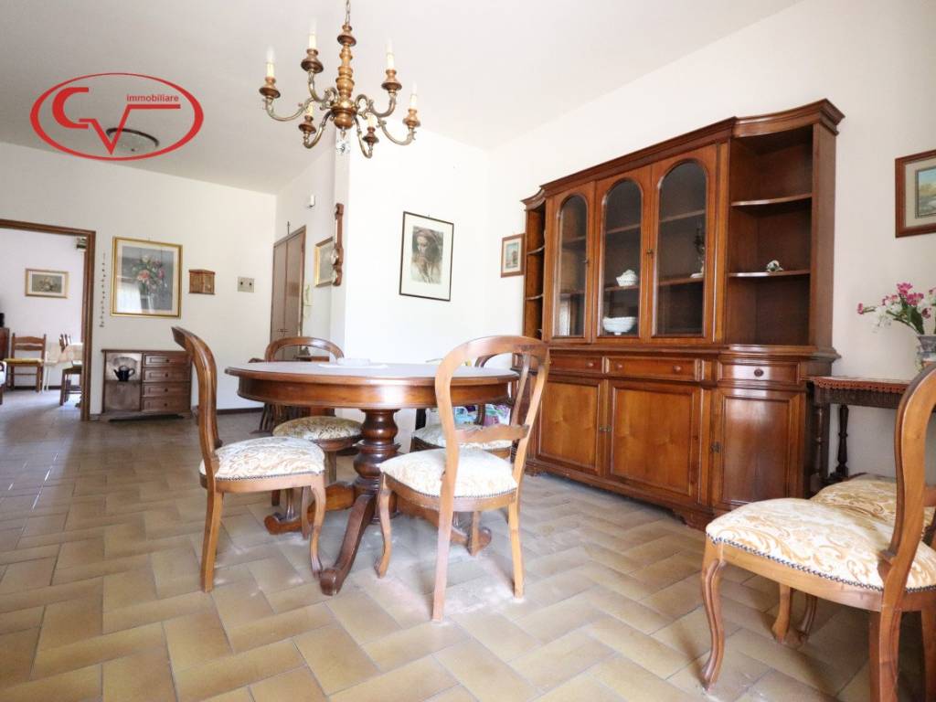 Appartamento a Montevarchi in Via Po - Foto 2