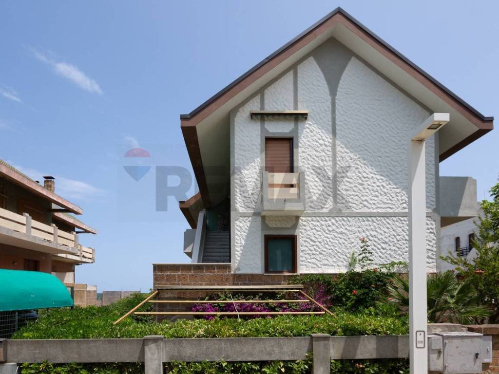 Appartamento a Francavilla al mare in VIALE ALCIONE, 218 - Foto 2