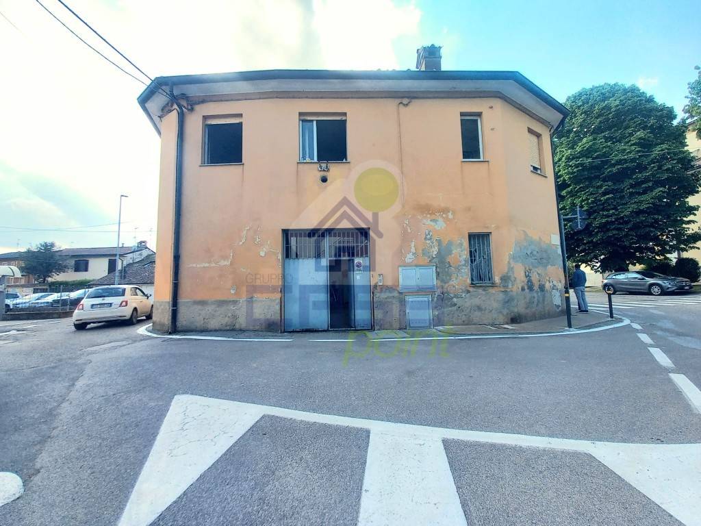 Palazzo / stabile a Massalengo in P.zza della Vittoria, 1 - Foto 2