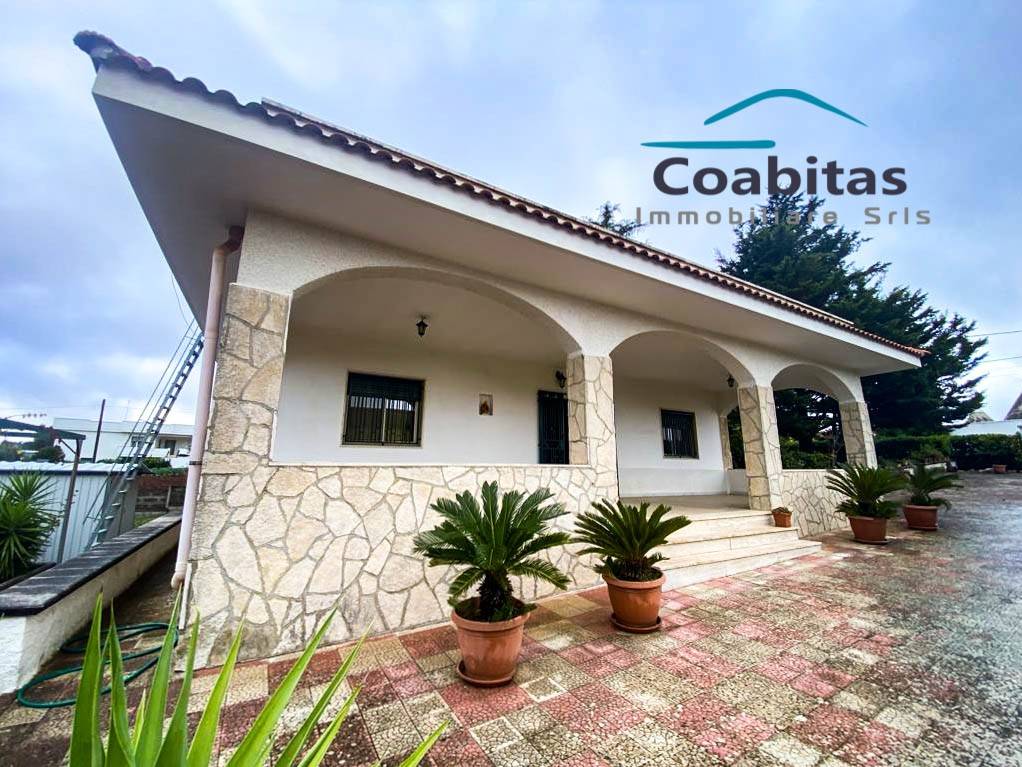 Villa a Martina franca in Strada Lamia Vecchia Zona F - Foto 4