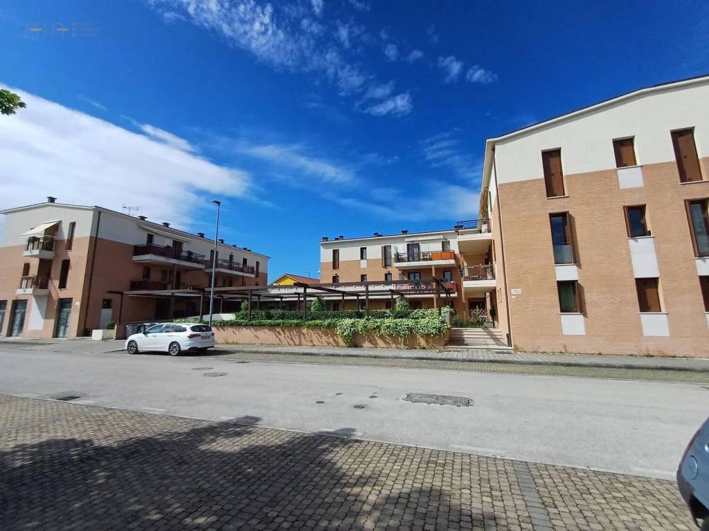 Appartamento a Jesi in Via Carlo Urbani, 13 - Foto 2