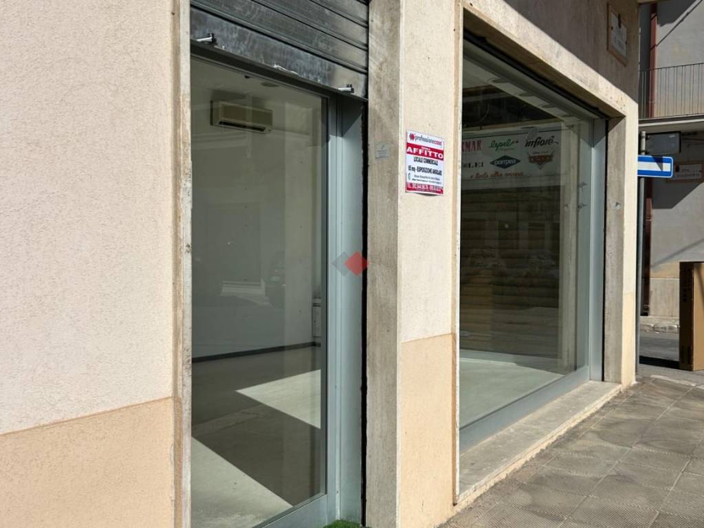 Immobile a Grottaglie in Piazza Giuseppe Verdi, 8 - Foto 3