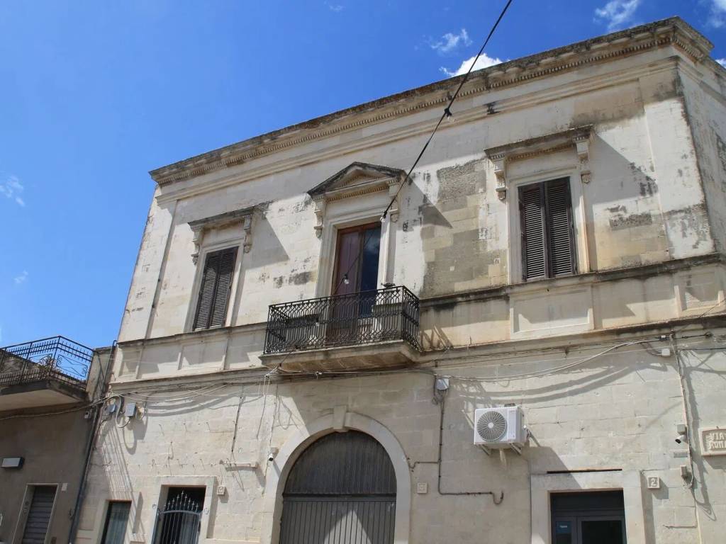 Palazzo / stabile a Caprarica di lecce in Via Iv Novembre - Foto 2