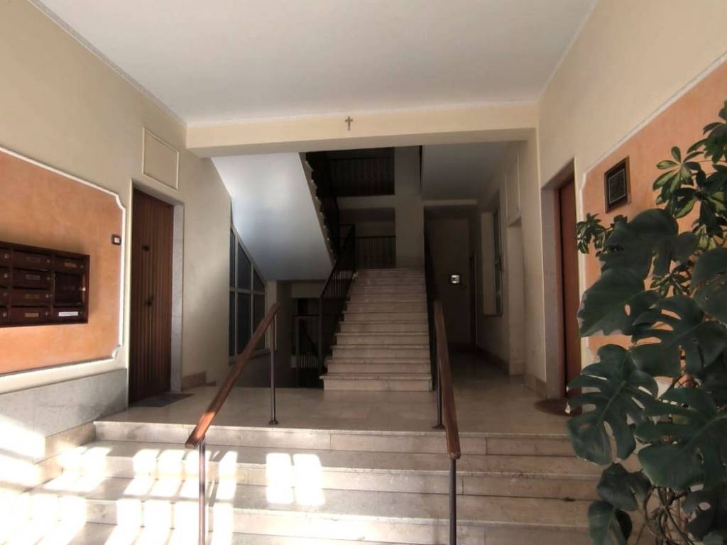 Appartamento a Caltanissetta in Viale Amedeo, 24 - Foto 2