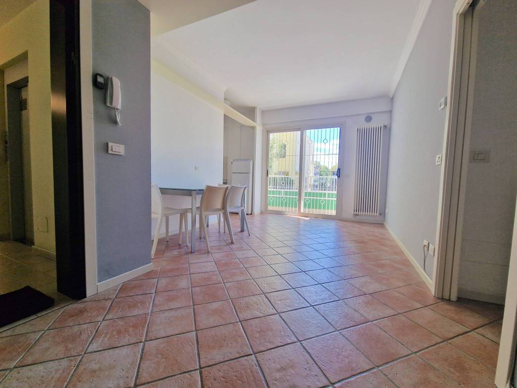 Appartamento a Riccione in Viale Alfredo Catalani, 11 - Foto 3