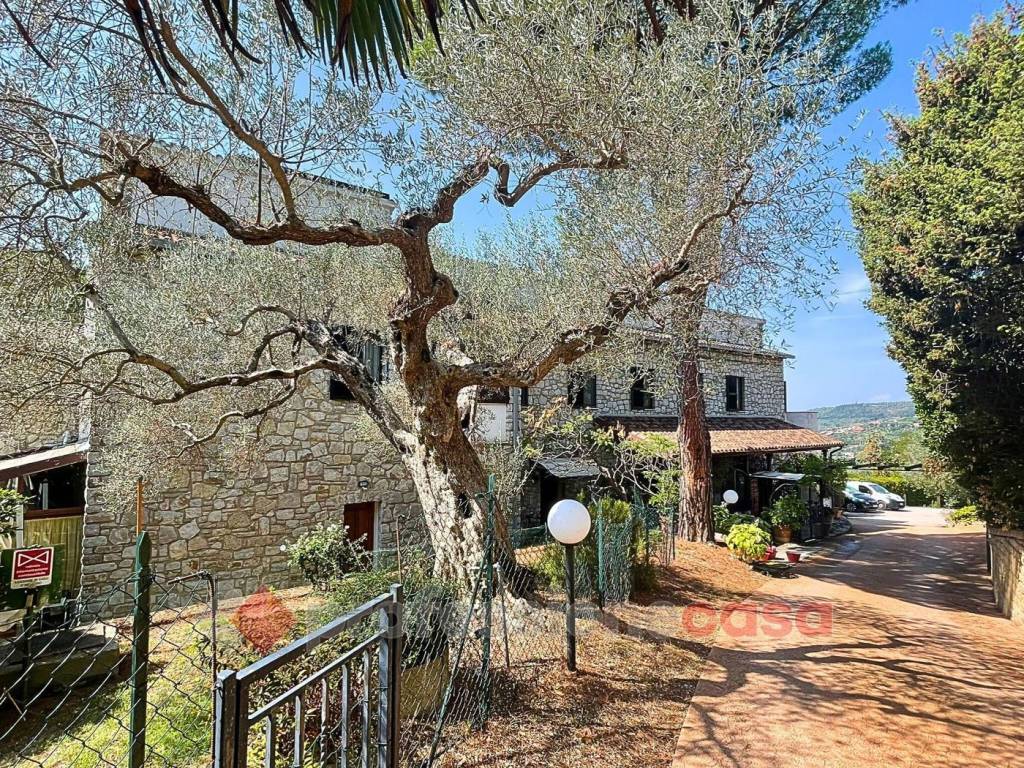 Appartamento a Passignano sul trasimeno in Via San Donato - Foto 2