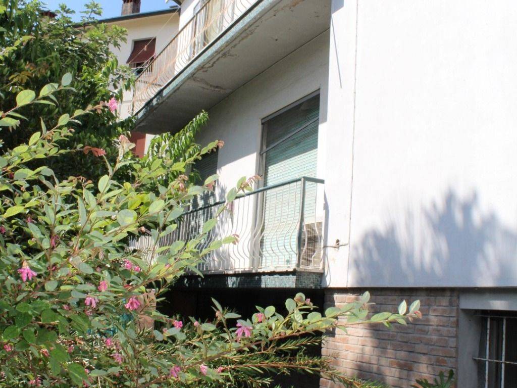 Villa a Lugo in Viale Alessandro Manzoni, 38 - Foto 2