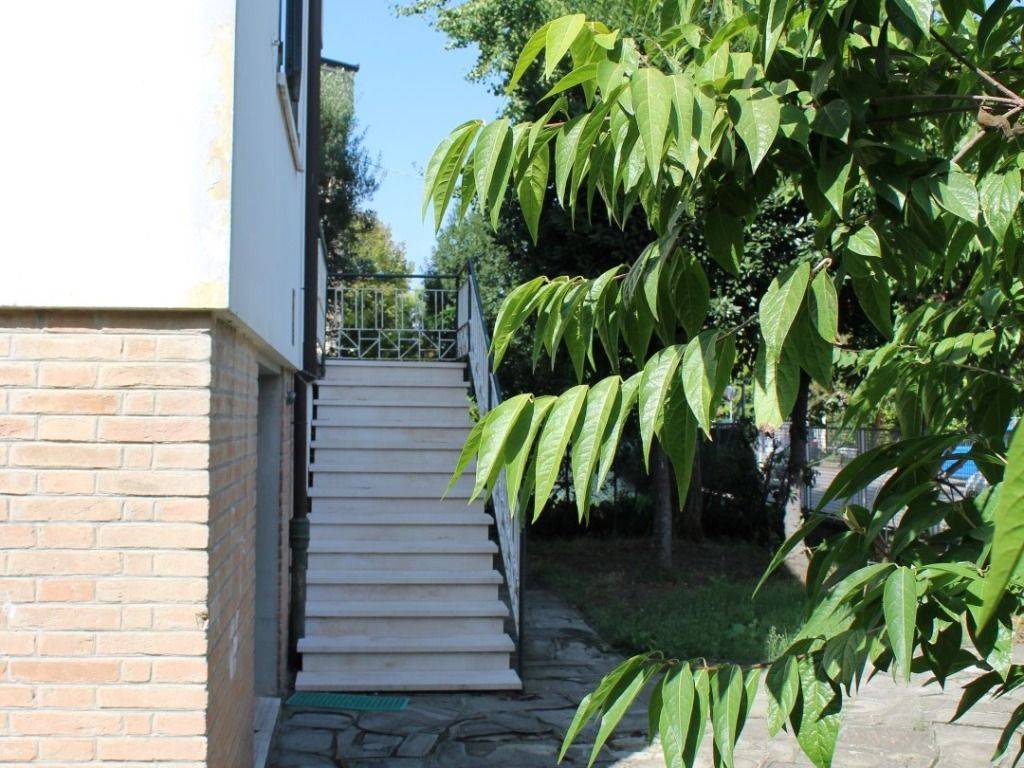 Villa a Lugo in Viale Alessandro Manzoni, 38 - Foto 3