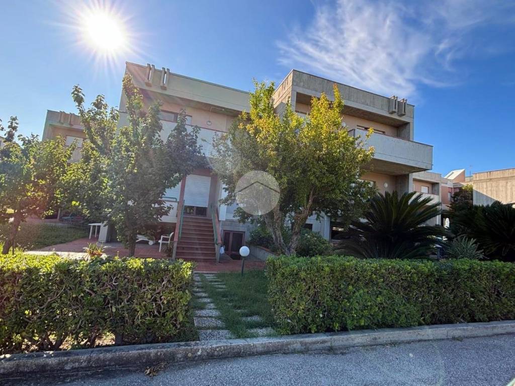 Villa a San benedetto del tronto in Via Morosini, 47 - Foto 2