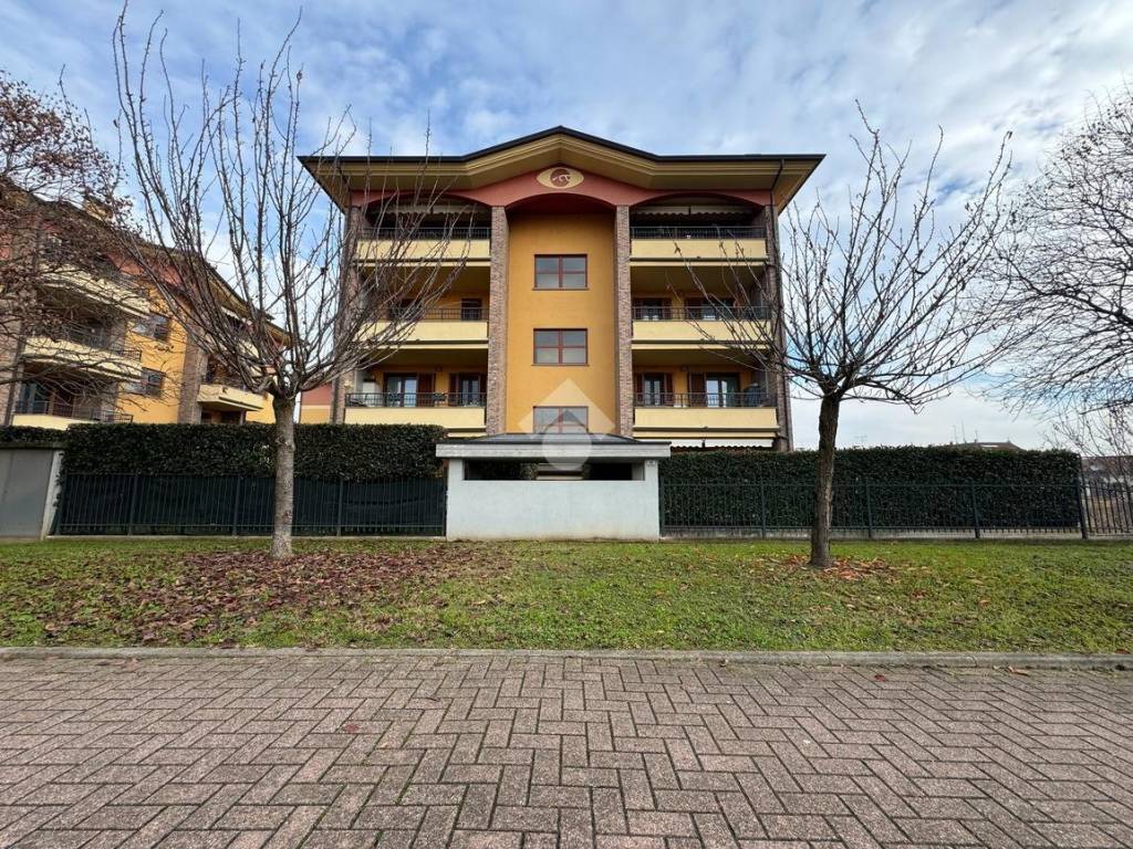 Appartamento a Galliate in Vicolo A. Brustio, 25 - Foto 2