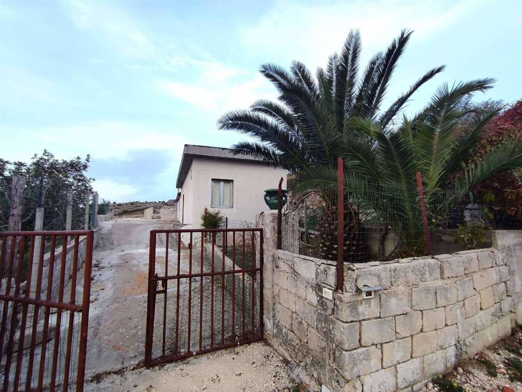 Casa indipendente a Ragusa in CONTRADA GALLA - Foto 2