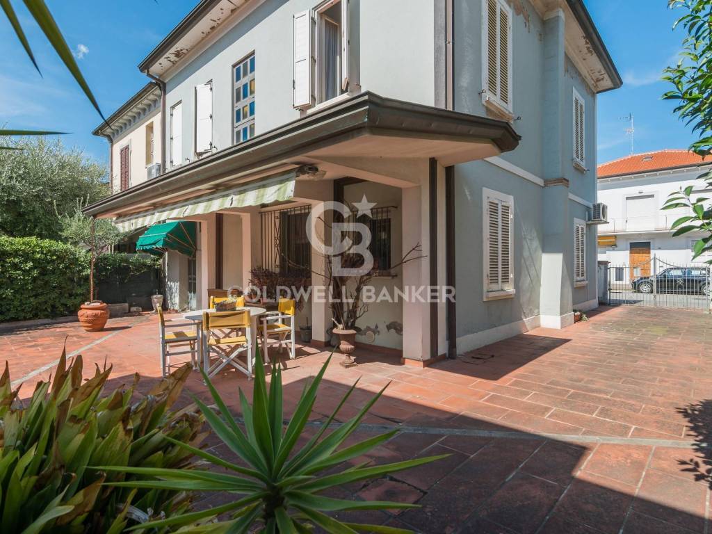 Villa a Riccione in Viale Fratelli cervi, 190 - Foto 2