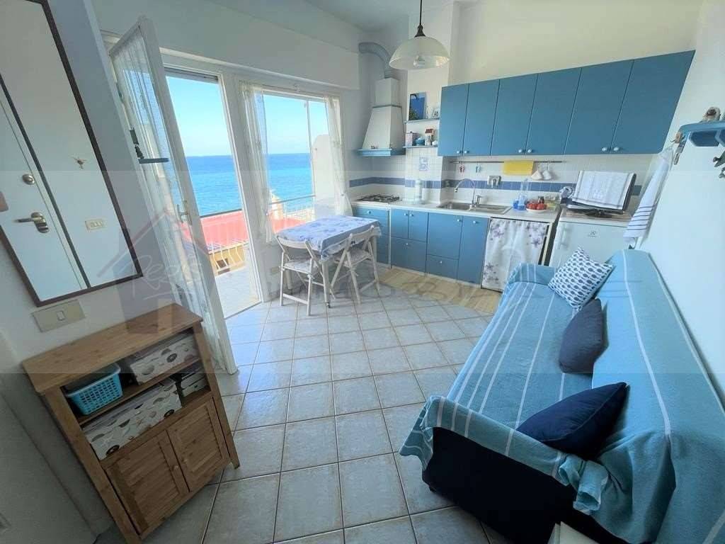 Appartamento a Ospedaletti in Lungomare Cristoforo Colombo, 111 - Foto 3