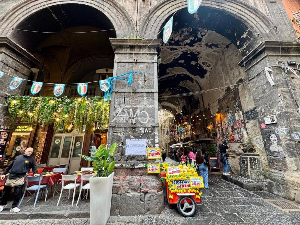 Appartamento a Napoli in Vico del Fico al Purgatorio, 1 - Foto 2