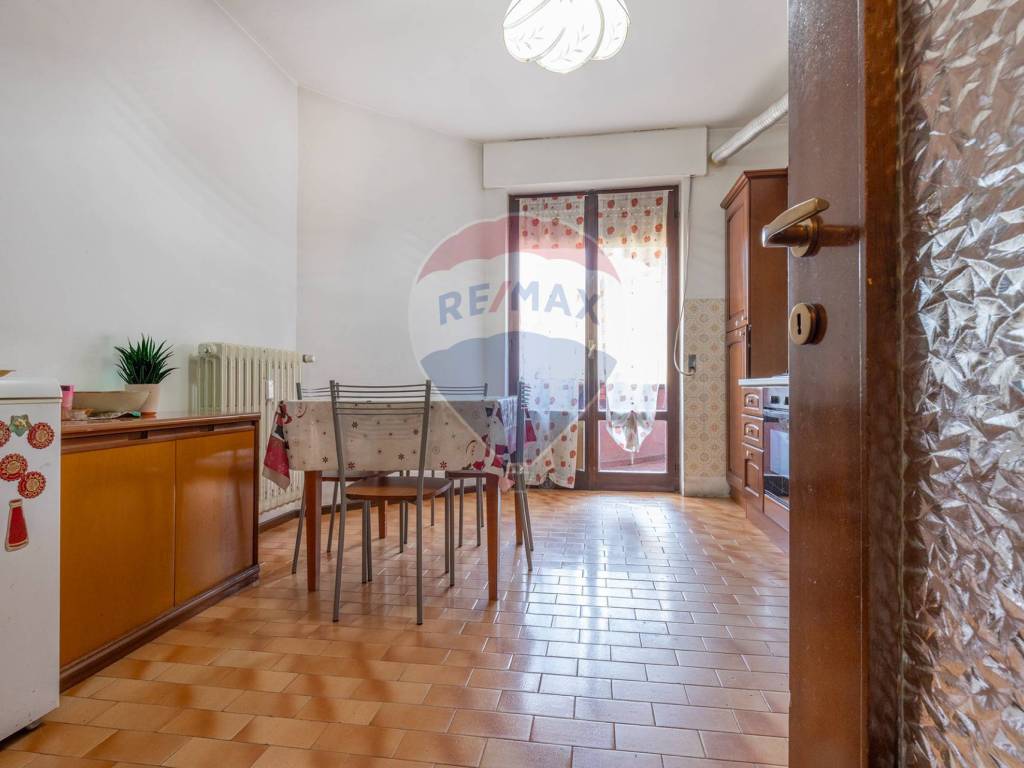 Appartamento a Besozzo in Via Roncari, 43 - Foto 2