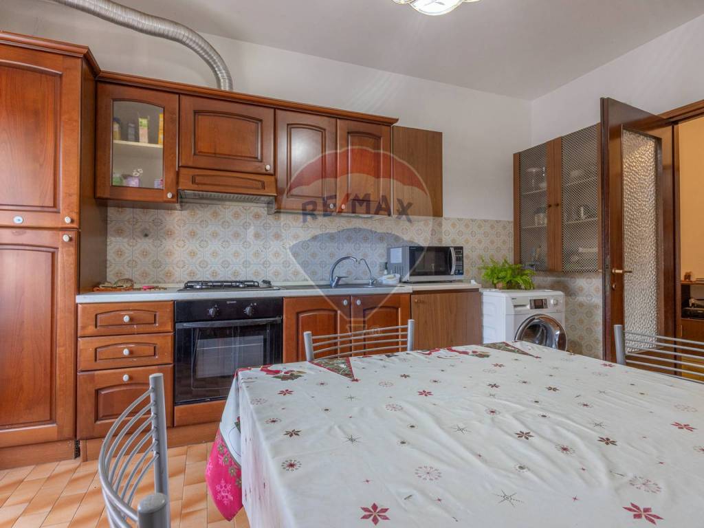 Appartamento a Besozzo in Via Roncari, 43 - Foto 4
