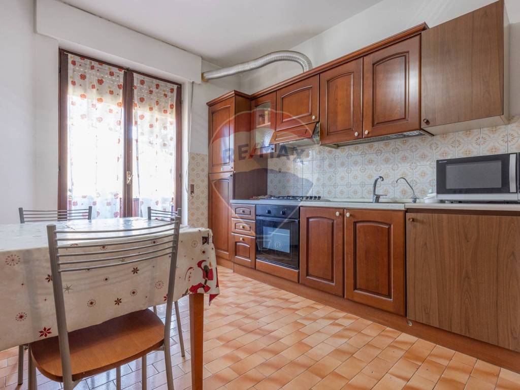 Appartamento a Besozzo in Via Roncari, 43 - Foto 5