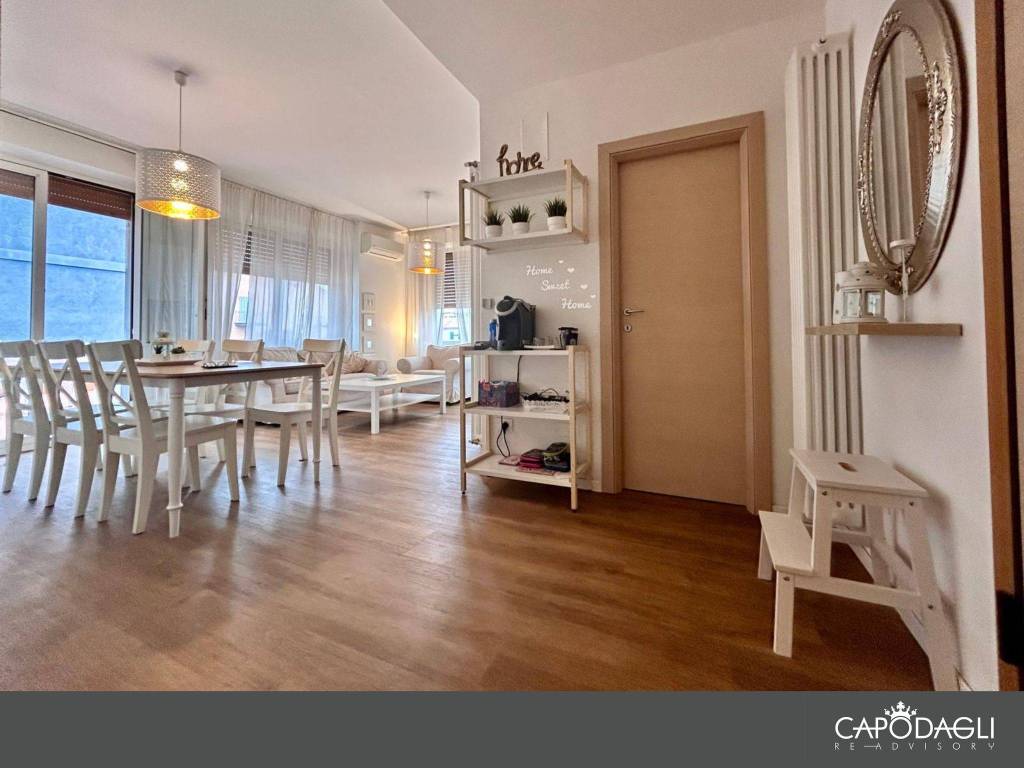 Appartamento a Riccione in Viale Fratelli Ruffini, 11 - Foto 2
