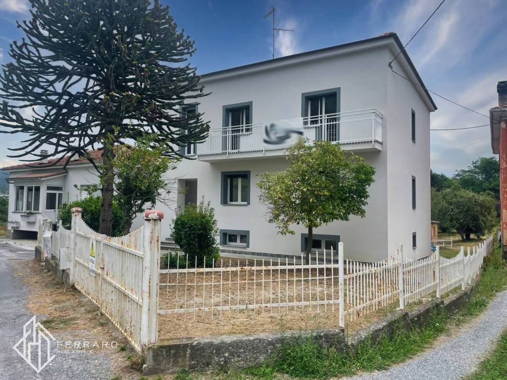 Villa a Cairo montenotte in Via Fornaci, 7 - Foto 3