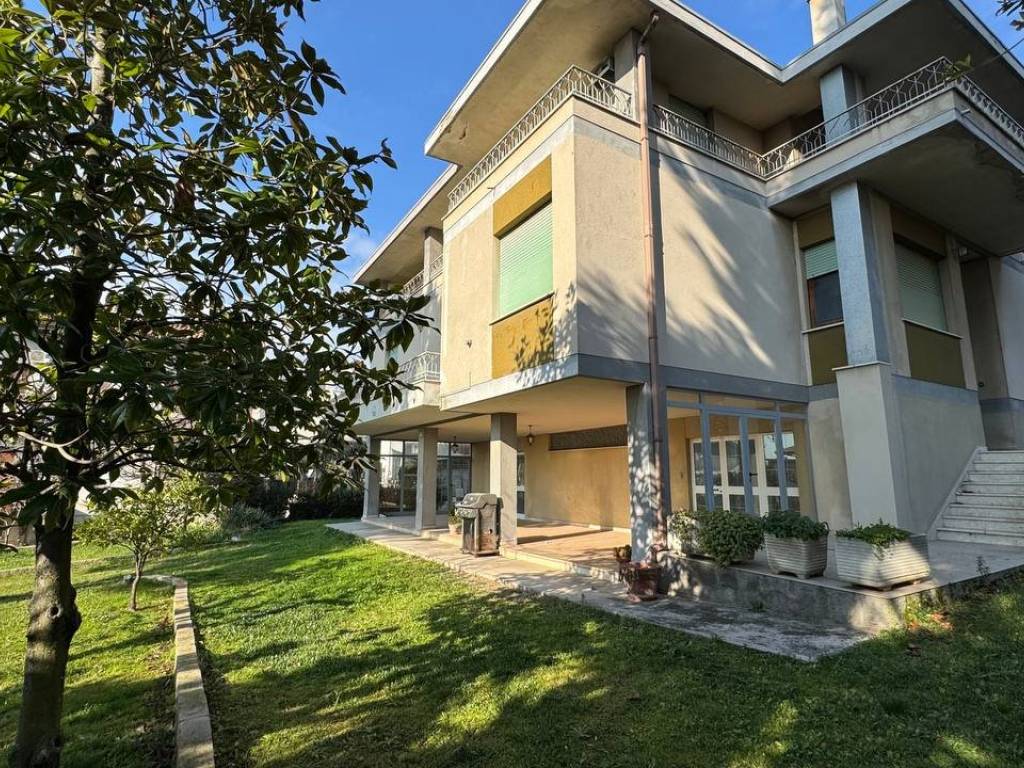 Villa a Nereto in Via Dante Alighieri - Foto 4