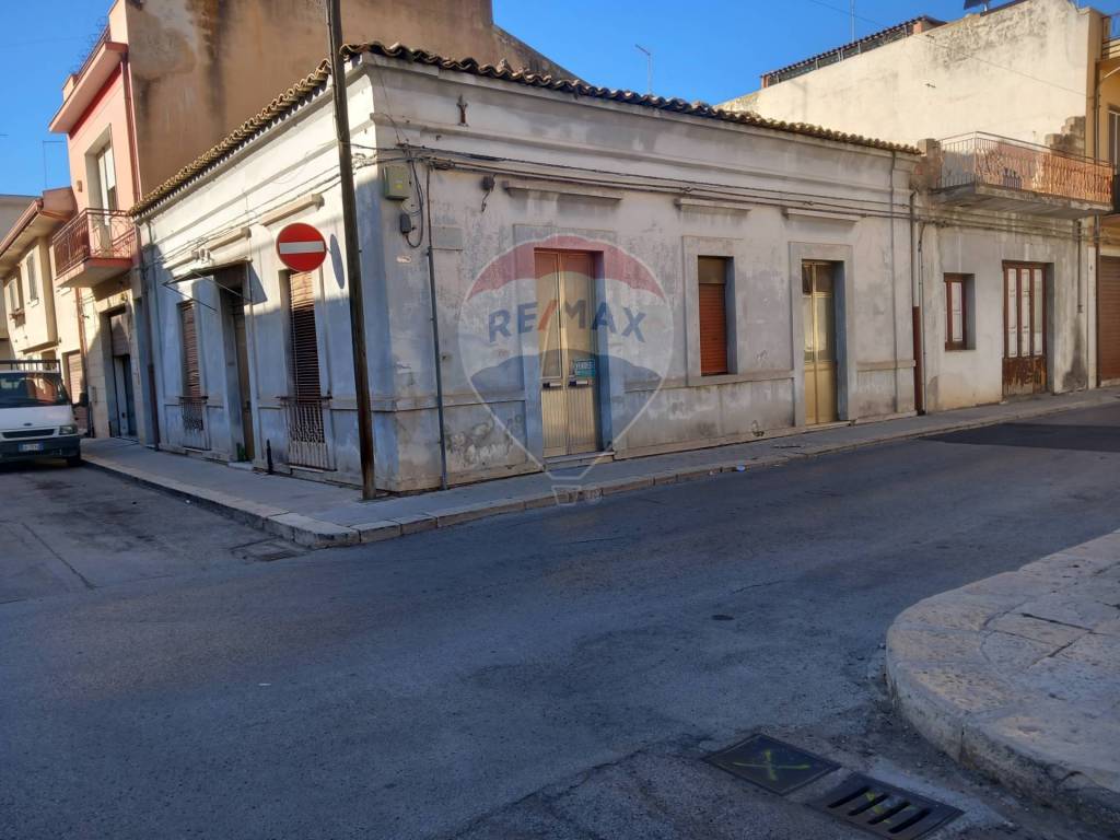 Casa indipendente a Vittoria in via Cairoli, 85 - Foto 3