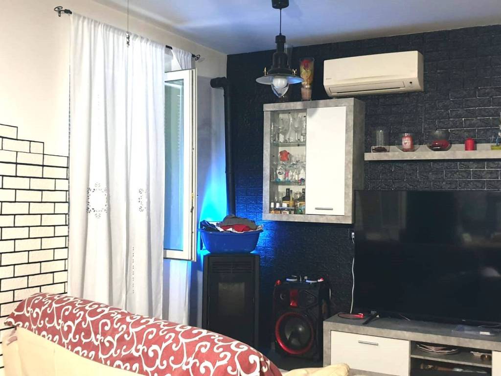 Casa indipendente a Falconara marittima in Via Ugo Foscolo - Foto 2