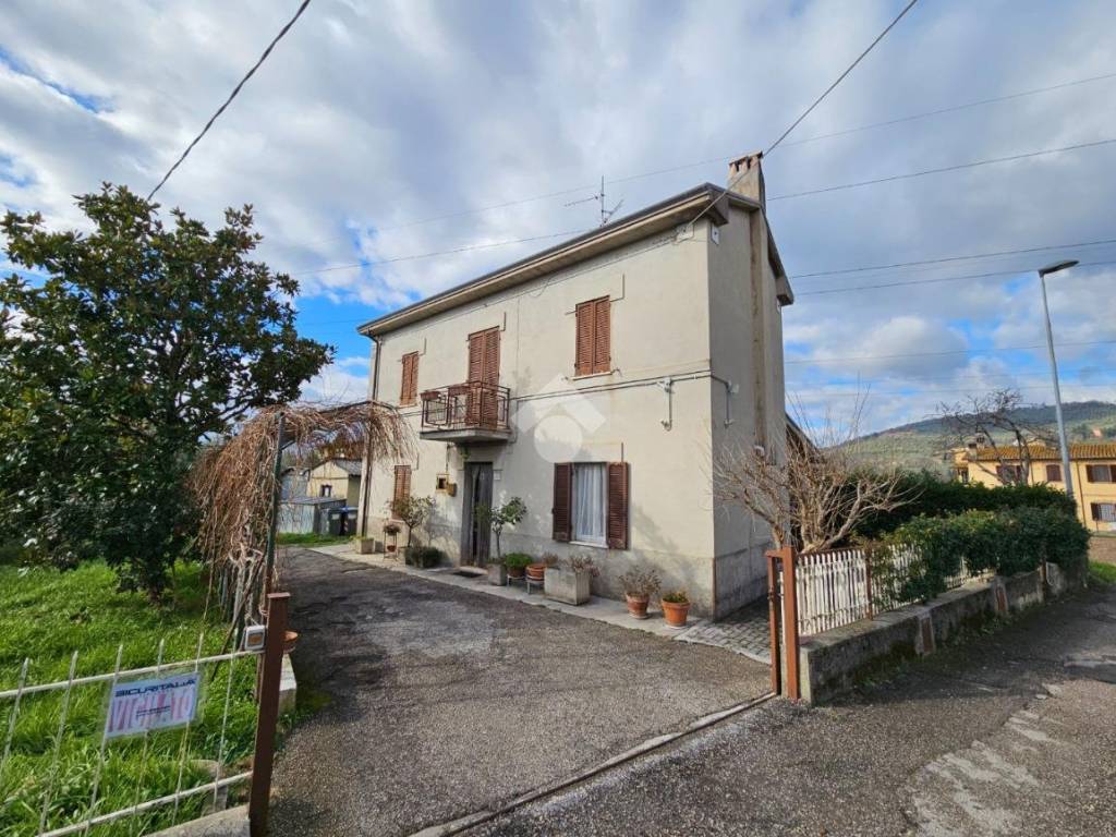 Villa a Foligno in Via Capannaccio - Foto 2