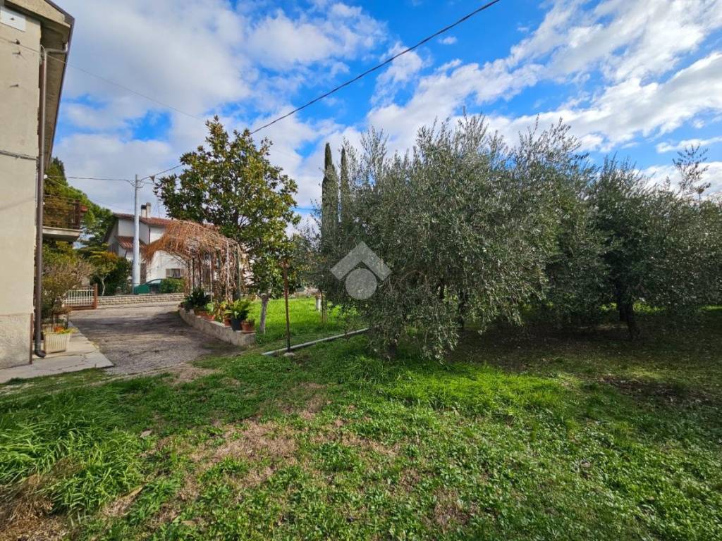 Villa a Foligno in Via Capannaccio - Foto 4